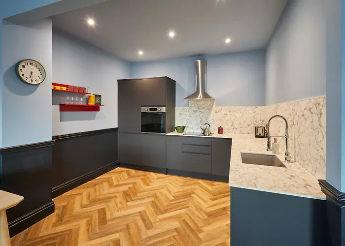 Host & - 18 The Zetland * Saltburn-by-the-Sea